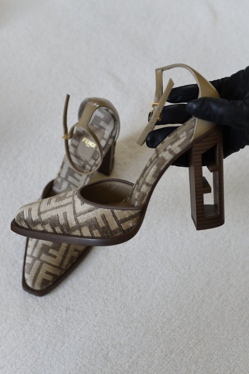 ★ FENDI ★ Baguette Slingback Pumps♪FFロゴ付き【多色在庫】 Fendi 55MM Crystal FF Logo Slingback Pumps | Saks Fifth Avenue