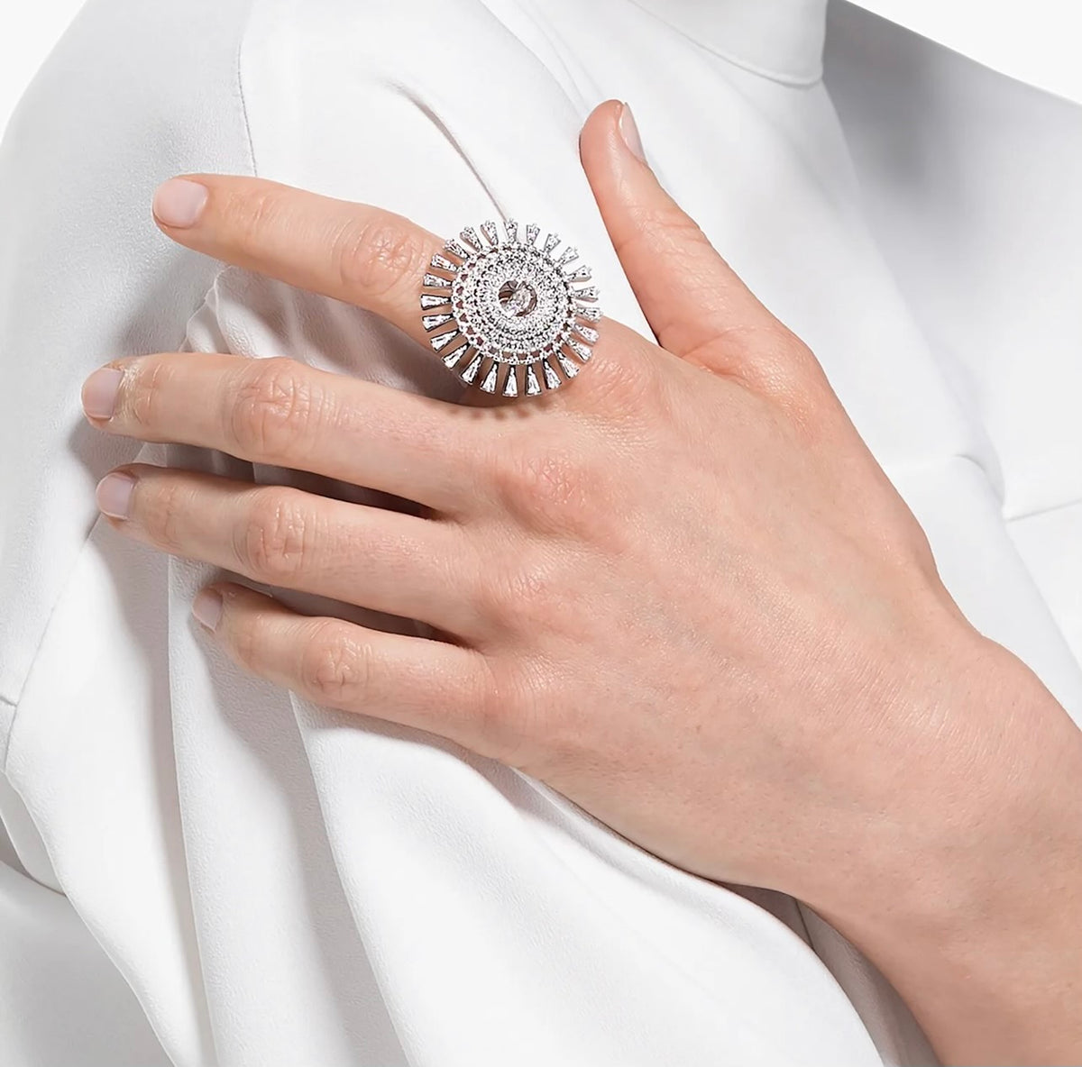 Swarovski Sparkling Dance Ring – AGN x 13 Swarovski Sparkling Dance Ring – AGN x 13