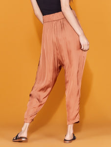 Halston Heritage Ruched Pant in Adobe